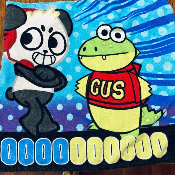 ❤️‍🔥 (5/20)
 Ryan’s World Masked Hero Hooded Towel 24x50 - Picture 2 of 6